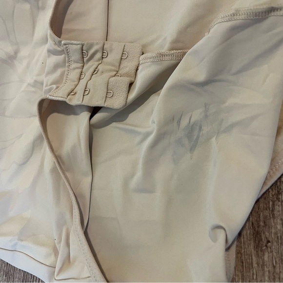 Maidenform Tan Bodysuit Shapewear Size Small - Picture 3 of 6